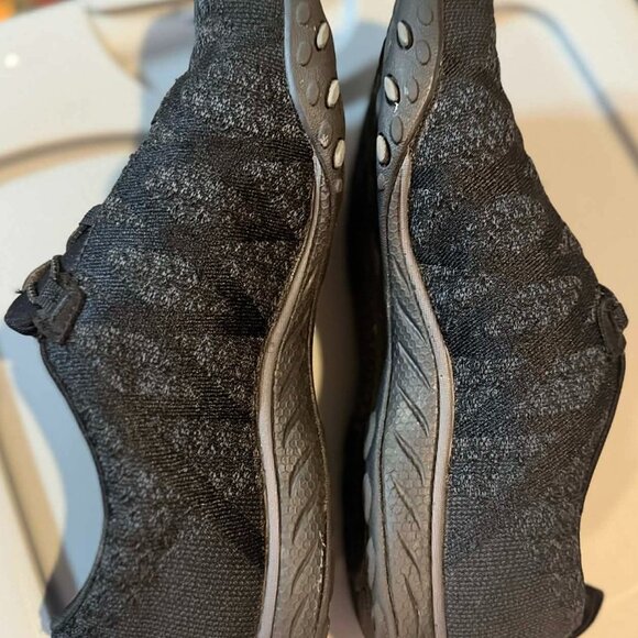 SIZE 9 Skechers Breathe Easy - Infi-Knity Relaxed Fit Slip-In Sneakers - Black - Picture 5 of 15